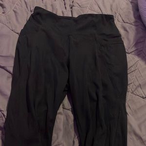 black leggings (with pockets)